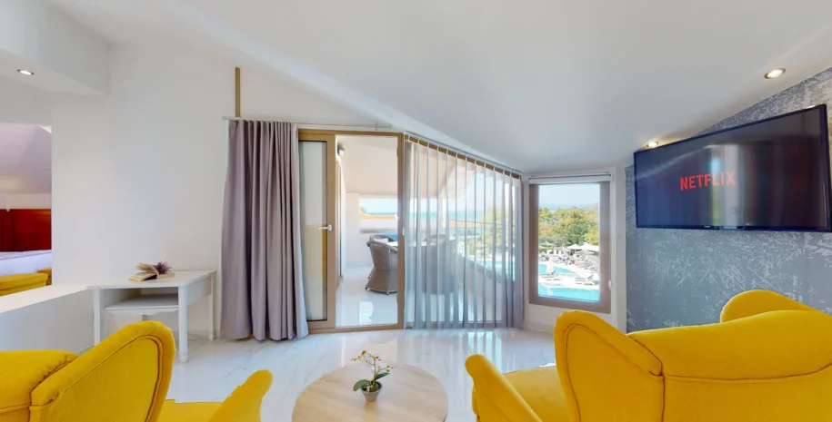 Executive Armonia Sea View Suite